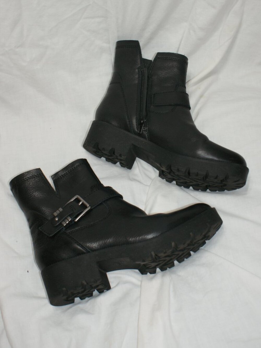 Zodiac Black Leather Moto short Boot - size 8 EUC